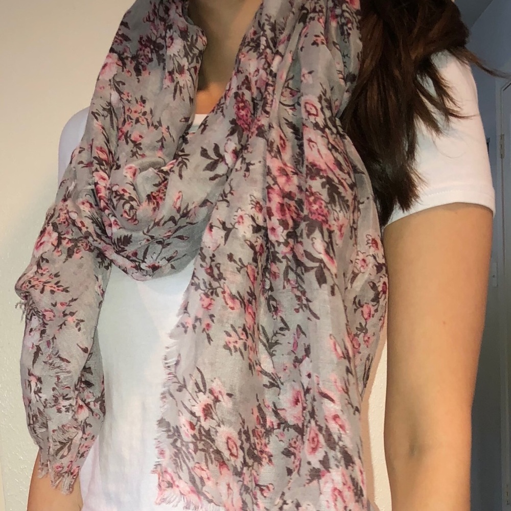 Never Worn - Charlotte Russe Scarf OBO